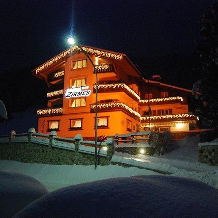 מואנה Hotel Zirmes מראה חיצוני תמונה