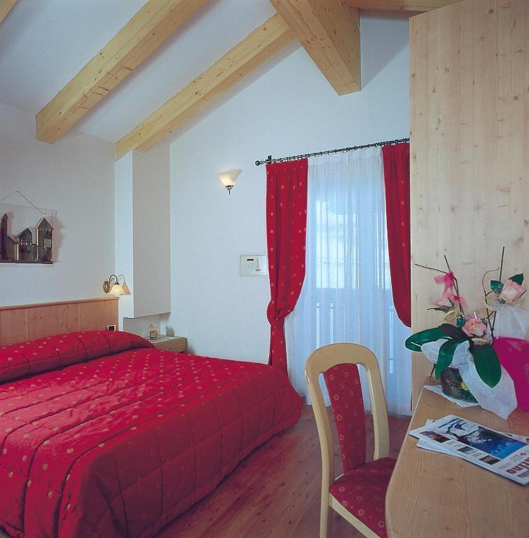 מואנה Hotel Zirmes חדר תמונה