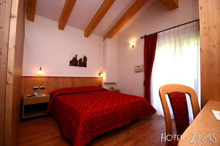 מואנה Hotel Zirmes מראה חיצוני תמונה