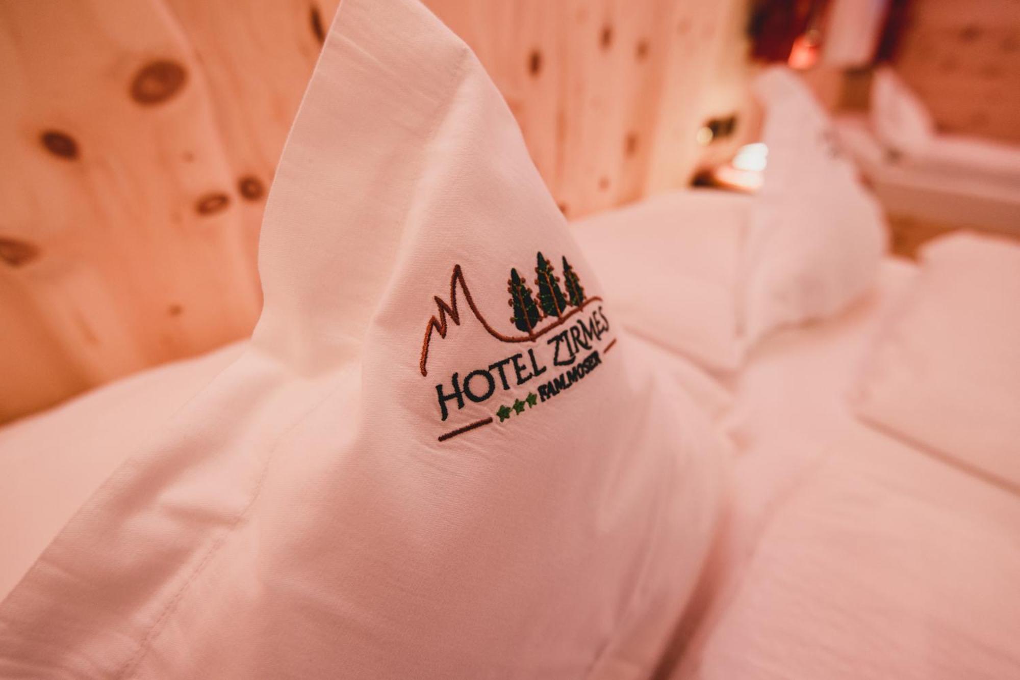 מואנה Hotel Zirmes מראה חיצוני תמונה